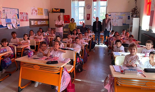 Başkan Taşyasan, Minik Öğrencilere Kırtasiye Seti Dağıttı