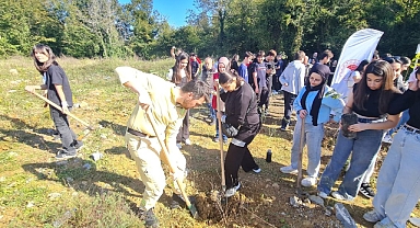 Bilim Şenliğinde Fidan Dikim Çoşkusu