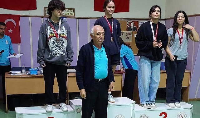 Bostanlıspor Masa Tenisinde İki Madalya Kazandı