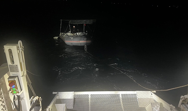 Botuyla denizde sürüklenen vatandaşı ekipler kurtardı