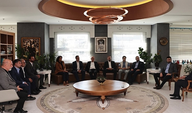 Bursaspor Yönetimi, Başkan Şadi Özdemir’i Ziyaret Etti