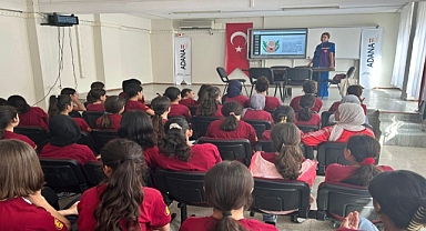 Büyükşehir’den 140 Kız Çocuğuna Farkındalık Eğitimi Verildi
