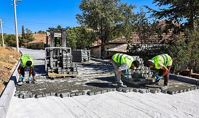 Büyükşehir'in Hedefi: 1 Milyon Metrekare Beton Parke Taşı
