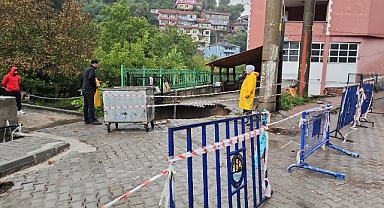 Çaydamar Mahallesi'nde Heyelan: Yol Göçtü