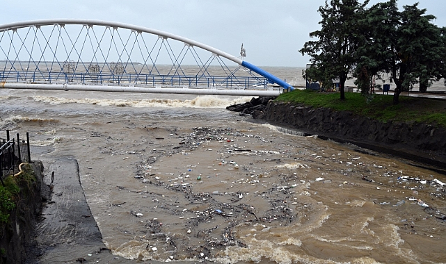 Dalga Boyu Artıyor, Fırtına Şiddetleniyor, Dereler de Su Seviyesi Yükseliyor
