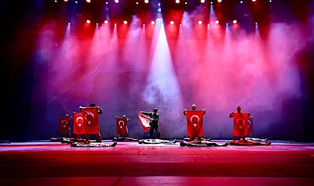 Denizli Büyükşehir’den 101. yılda muhteşem gösteri