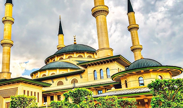 Erdoğan'dan Camiler ve Din Görevlileri Haftası'na Özel Mesaj