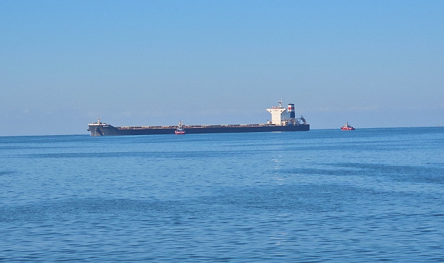 Ereğli'de Yük Gemisi Karaya Oturdu: Kurtarma Çalışmaları Sürüyor