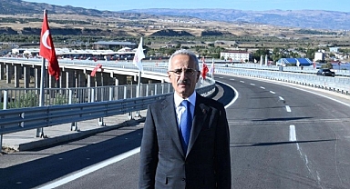 İki Büyük Projeye İmzalar Atılıyor