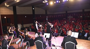 İzmit Belediyesi Kent Orkestrası Konseri Büyüledi