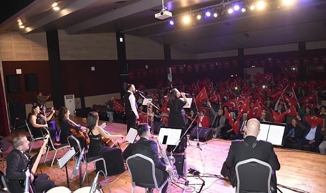 İzmit Belediyesi Kent Orkestrası Konseri Büyüledi