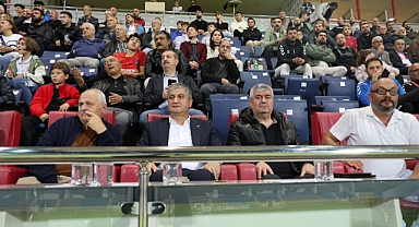 Karabük Valisi Mustafa Yavuz, maçları tribünden izledi