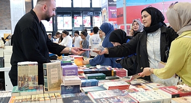 Kitap Fuarına İlgi Patladı: Salonlar Dolu Dolu