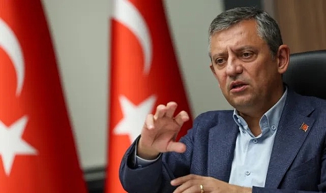 Özgür Özel: Devlet Bey Öcalan'ı kendi kürsüsüne davet ediyor, DEM'le MHP aynı kürsüyü kullanıyorlar