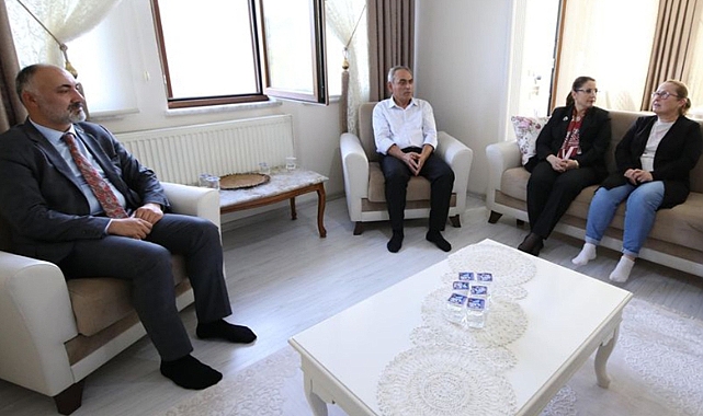 Vali Arslan, maden kazasında hayatını kaybeden Serhat Kahraman'ın ailesini ziyaret etti