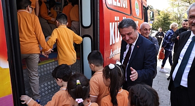 Zonguldak Belediyesi Gezici Kütüphaneyi Gençlerle Buluşturdu