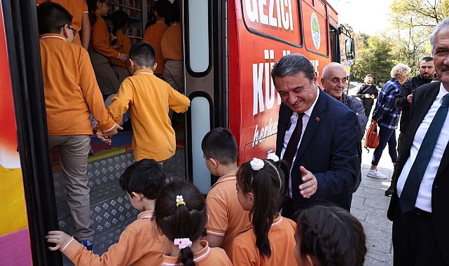 Zonguldak Belediyesi Gezici Kütüphaneyi Gençlerle Buluşturdu