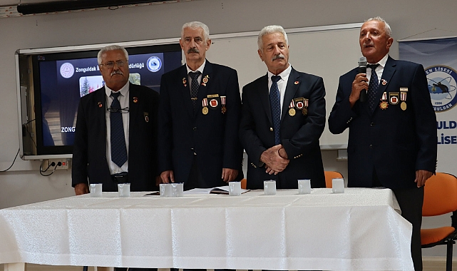 Zonguldak'ta gaziler öğrencilere anılarını anlattı