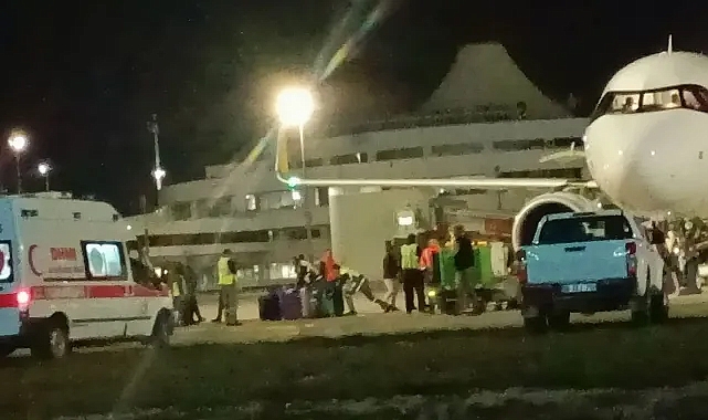 Antalya Uçağı Havadaki Gizemli Cisim Nedeniyle Acil İniş Yaptı