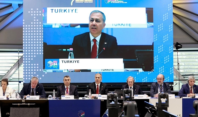 Bakan Yerlikaya'dan 'Göç' Konusunda Önemli Mesajlar