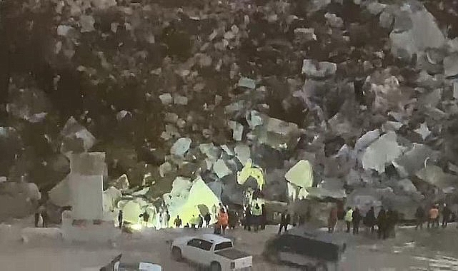 Balıkesir'de Mermer Ocağında Göçük: İki İşçi Mahsur
