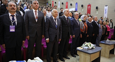 BARÜ’de düzenlenen kongrede büro yönetiminde güncel yaklaşımlar ele alındı