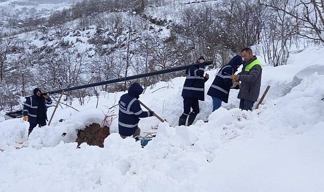 Büyükşehir, Kar ve Kışa Rağmen Çalışmalara Devam Ediyor