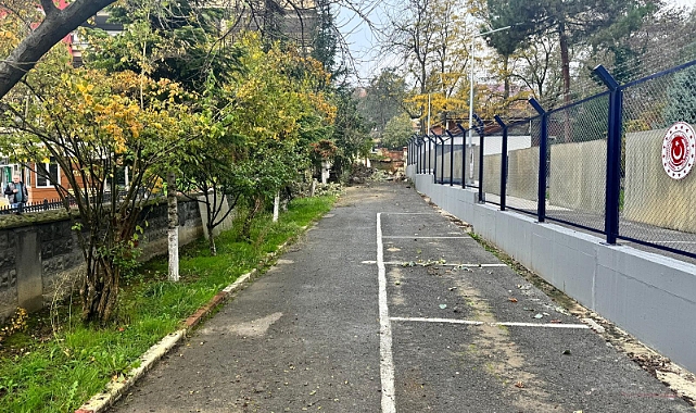 Çaycuma'da Acil Sokak'taki yol çalışmasında sona gelindi
