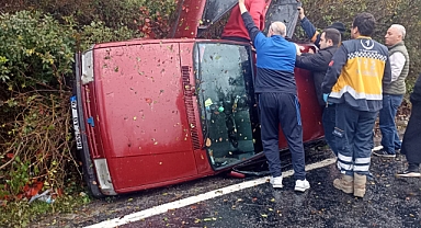 İncivez Köyü Yolunda Otomobil Takla Attı: 3 Yaralı