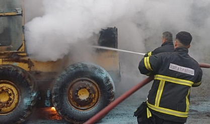 İş makinası alevlere teslim oldu