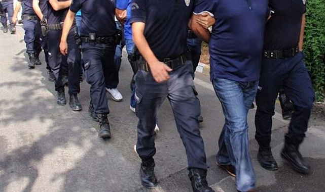 İstanbul'da PKK Bağlantısı Şüphesiyle DEM Parti Eş Başkanları Gözaltına Alındı