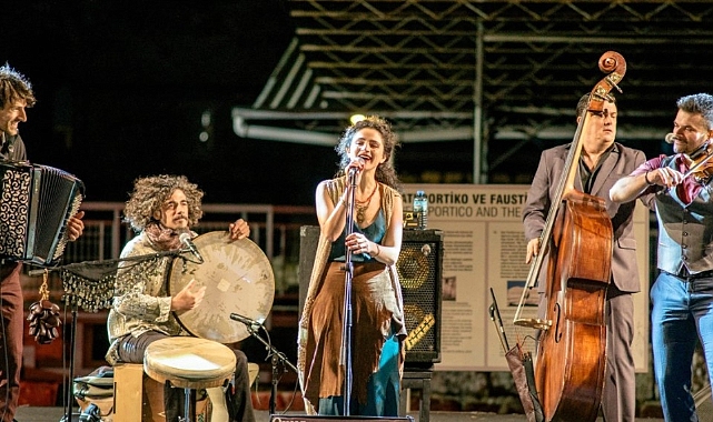 İzmir'de Balkan Rüzgarları Esti