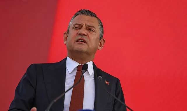 Özel'den Öğretmen Maaşlarıyla İlgili Çarpıcı Açıklama