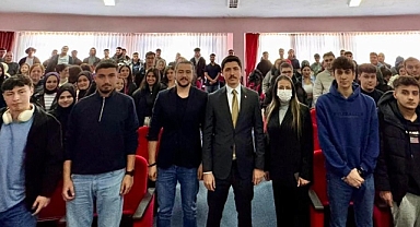 Pazaryeri Kaymakamı, Üniversite Öğrencilerine Kariyer Semineri Verdi