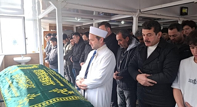 Trafik kazasında ölen genç toprağa verildi