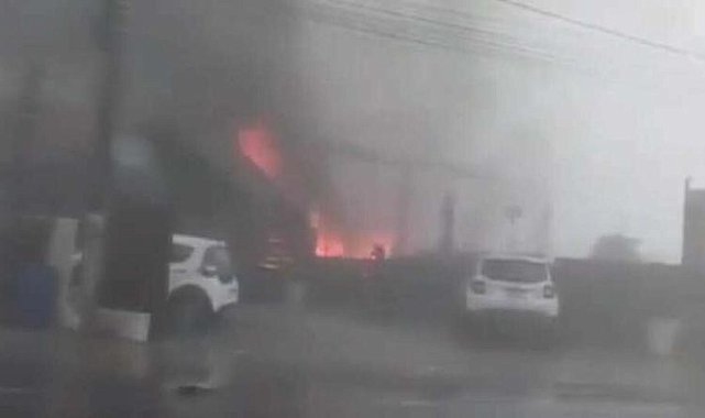 Brezilya'da uçak yerleşim bölgesine düştü: 10 ölü