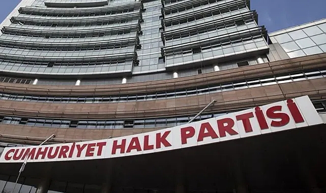 CHP'de Kurultay Tartışmaları Sürüyor: Belediye Başkanları Parti Dinamiklerini Etkiliyor