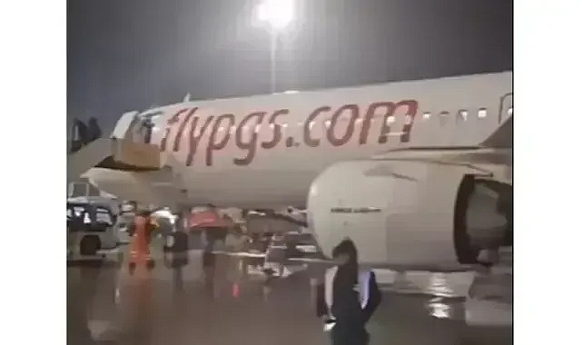 İstanbul’da Korku Dolu Anlar: İki Uçağa Yıldırım İsabet Etti!