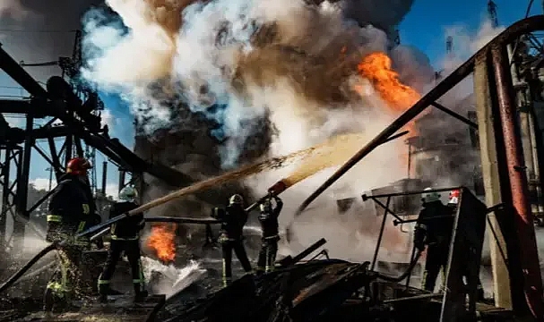 Rusya, Ukrayna'nın Enerji ve Yakıt Altyapısına Yoğun Saldırılar Düzenliyor