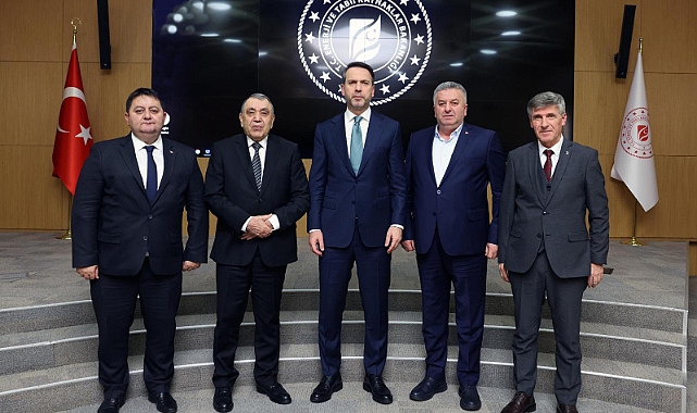 Yeşim, Enerji Bakanı Bayraktar ile görüştü