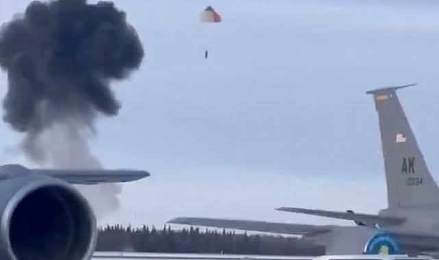 Alaska'da F-35 uçağı düştü: Pilot koltuktan fırladı!