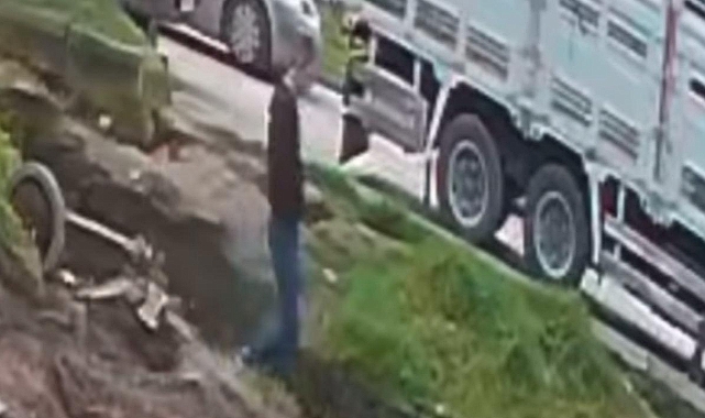 Otomobildeki cüzdanı alıp kayıplara karıştı... Cüzdanın sahibi kamera görüntüleriyle seslendi...