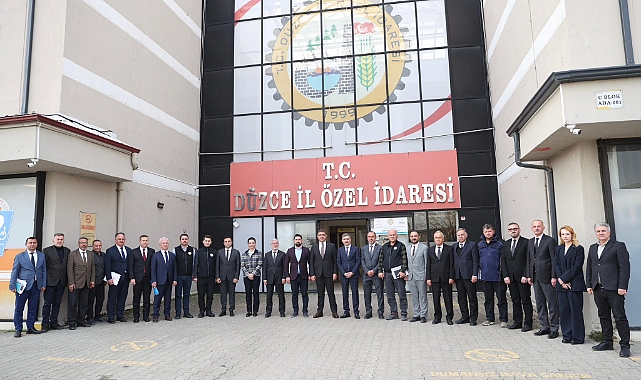 Vali Selçuk Aslan, Düzce İl Özel İdaresi'nde Brifing Aldı