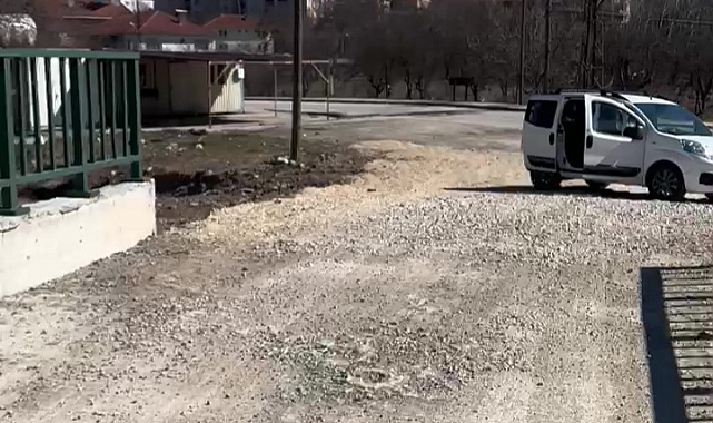 Muhalefet kalabalık park açılışını eleştirince köprüyü tek başına açtı!