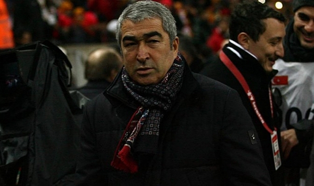 Ünlü gazeteci Galatasaraylılardan topladığı parayla postaneye koştu