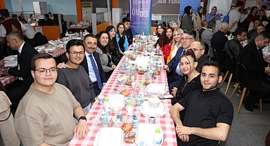 Vali Hacıbektaşoğlu, Üniversite Öğrencileriyle İftar Programında Buluştu
