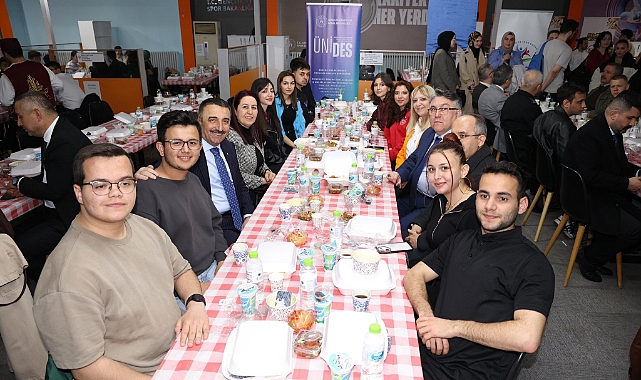 Vali Hacıbektaşoğlu, Üniversite Öğrencileriyle İftar Programında Buluştu