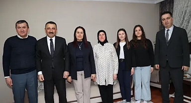 Vali Osman Hacıbektaşoğlu, gazi ailesiyle iftarda