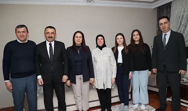 Vali Osman Hacıbektaşoğlu, gazi ailesiyle iftarda