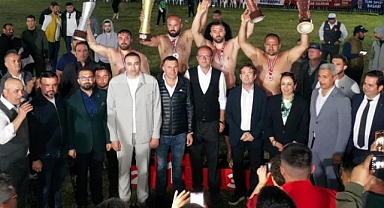 Antalya'da Gazipaşa Güreşçisi Sezonu Altın Kemerle Açtı